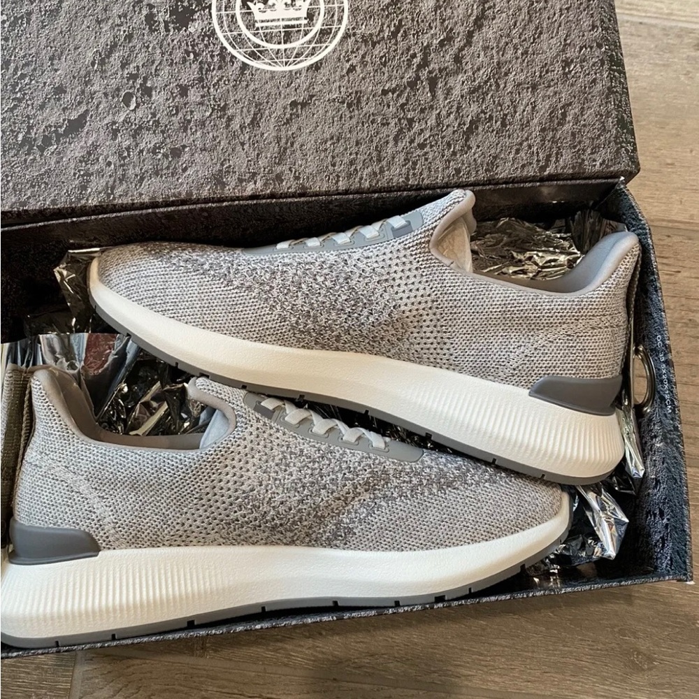 New Peter Millar hyper light clubhouse shoes with tags, box and travel bag.